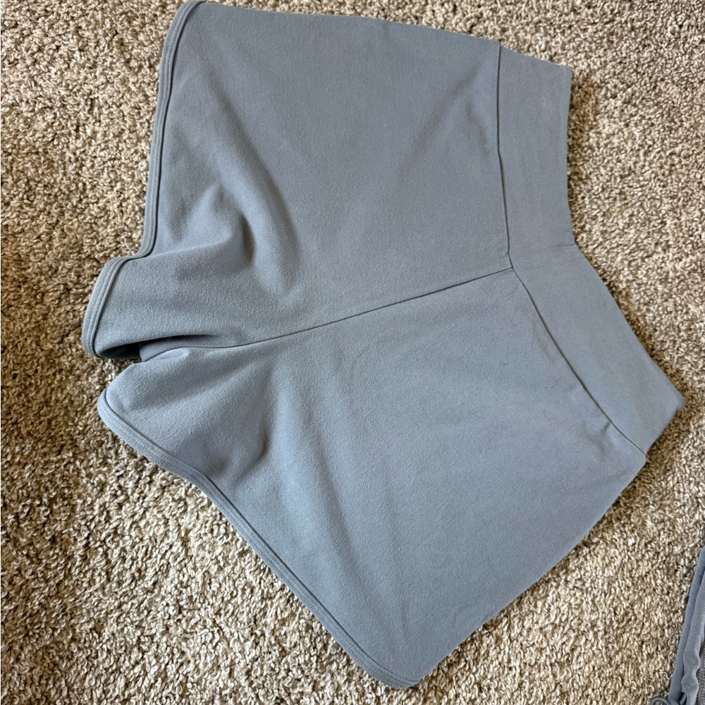 Abercrombie & Fitch Gray Pullover and Shorts Set - Picture 4 of 4